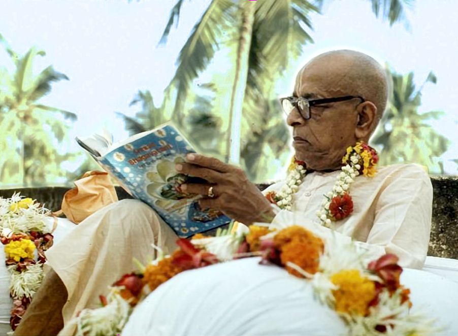 Srila-Prabhupada-Reads-Srimad-Bhagavatam